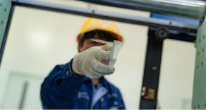 受講者自身で「良品」を目指し、成形をおこないます。